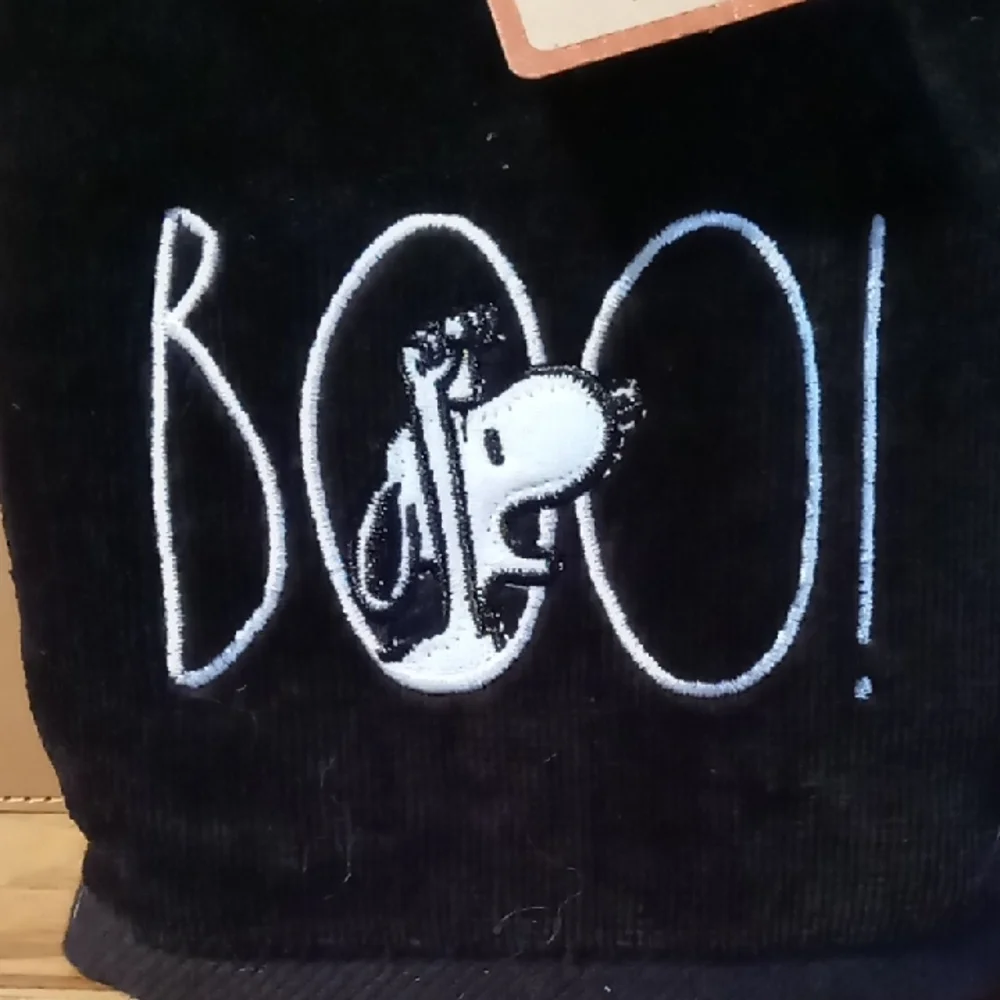 Rae Dunn Black Snoopy 'Boo!' Hand Towels